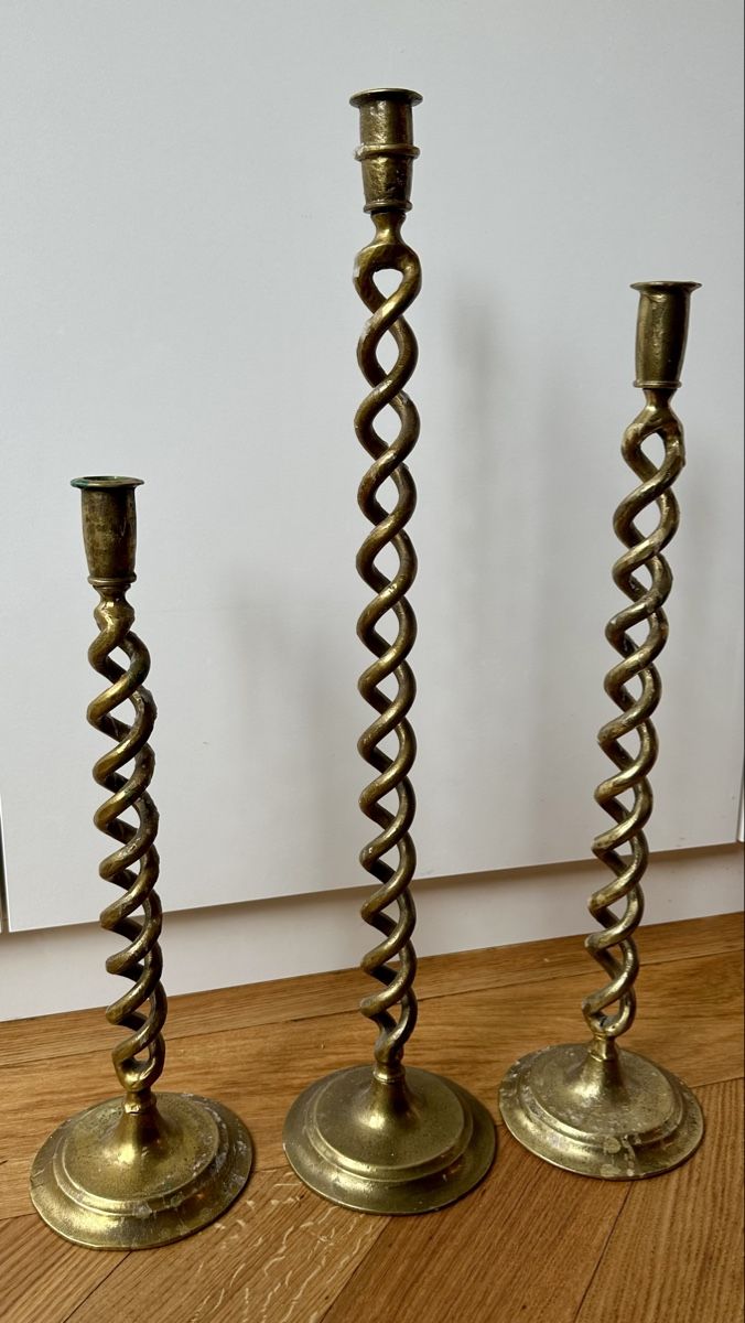 Portacandele: 3er Set Kerzenständer gedreht Messing – Usato da Basel venduto da mcescher64