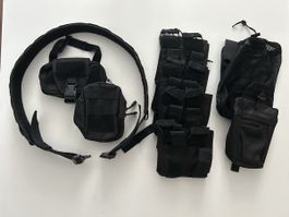 Pistolengurt mit Zubehör (u.a. Abwurfsack, Magazinhalter)