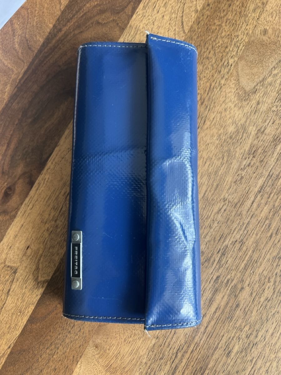 Freitag Portafogli: Freitag reference r304  Portemonnaie Blue  – Usato da Bremgarten b. Bern venduto da chouyanyan