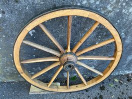 SCHÖNES KUTSCHEN - WAGENRAD SAUBER BEHANDELT ANTIK 105 CM