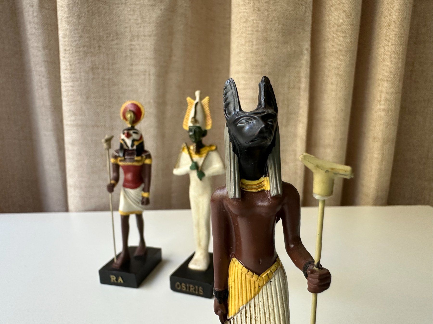Statuette: Statuettes Ra, Osiris et Anubis - édition Hachette – Usato da Genève venduto da Reveur 7