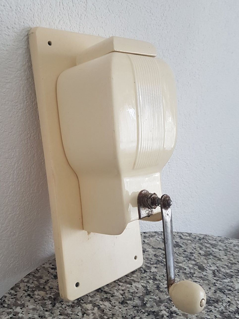 Küchengeräte: Mokkamühle Kaffeemühle 1955 – Gebraucht aus Wallisellen von Swissline11
