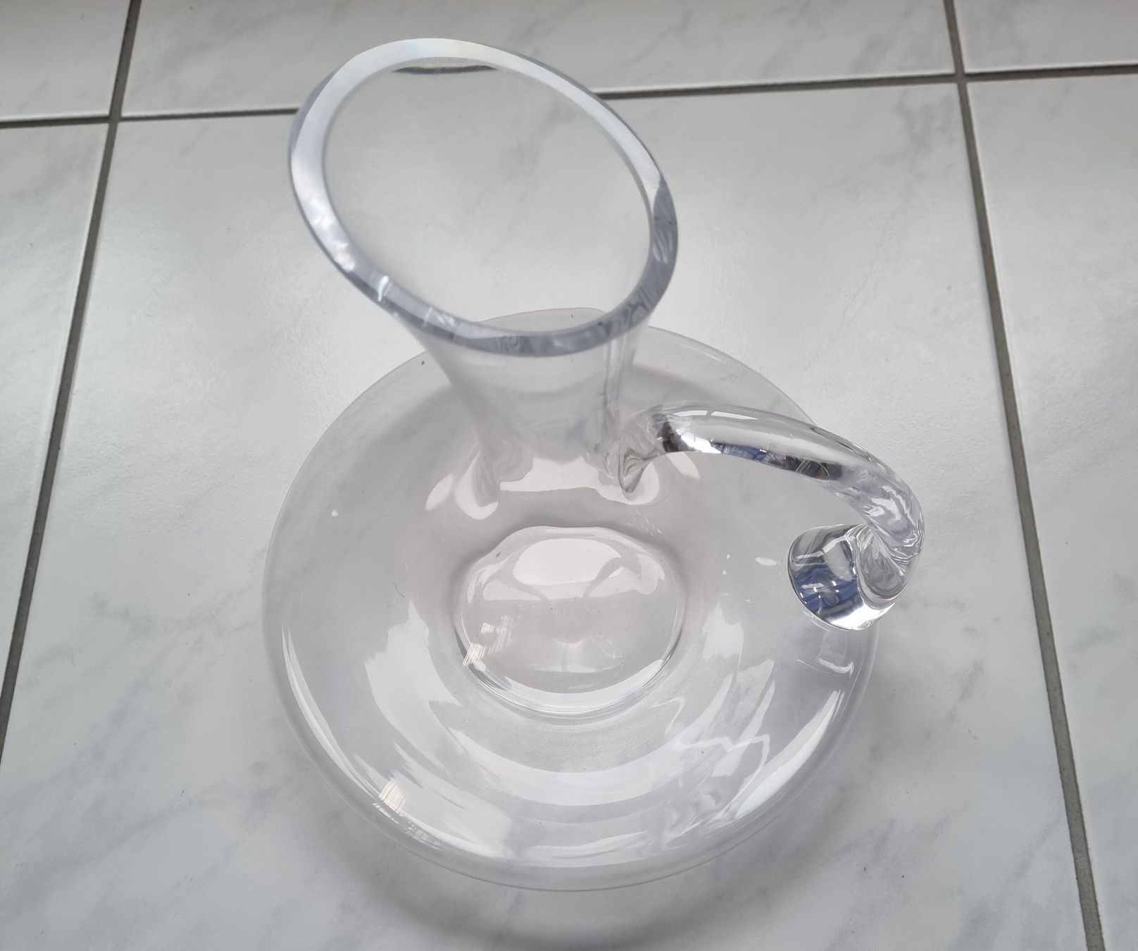 Caraffe: Grosse Wein-Karaffe mit Henkel aus Glas – Nuovo (secondo la descrizione) da Nottwil venduto da Janny77 1