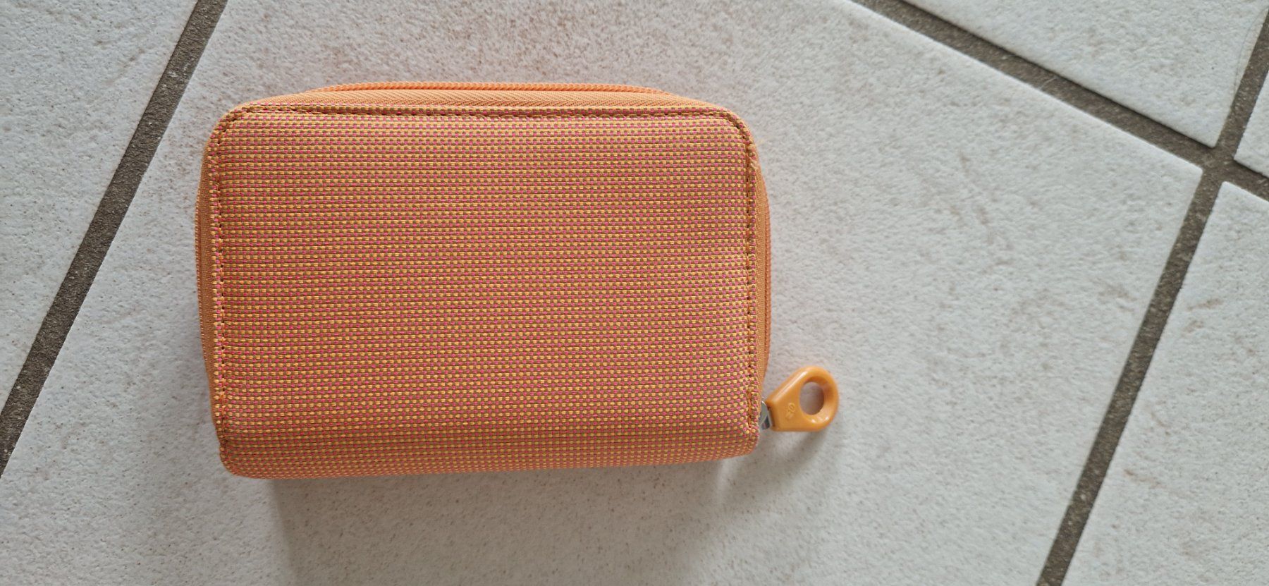 Mandarina Duck Portafogli: Mandarine Duck MD20 S purse Mango – Usato da Altendorf venduto da ER8852 2