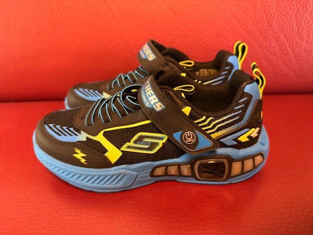 Skechers Scarpe per ragazzi: Skechers Neu Grösse 35 – Nuovo (secondo la descrizione) da Lömmenschwil venduto da classico01