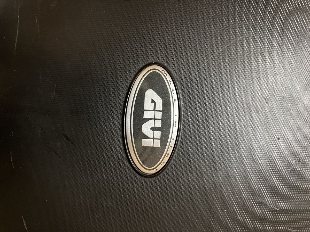 Givi Topcase: Givi Topcase – Nuovo (secondo la descrizione) da Grenchen venduto da Metzeler 4
