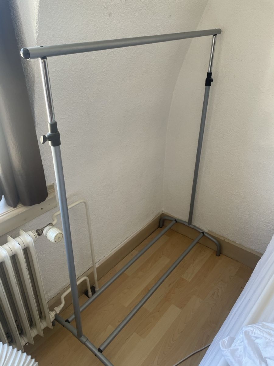 Porte manteau: Kleiderständer – D'occasion à Zürich par toe_7gmv