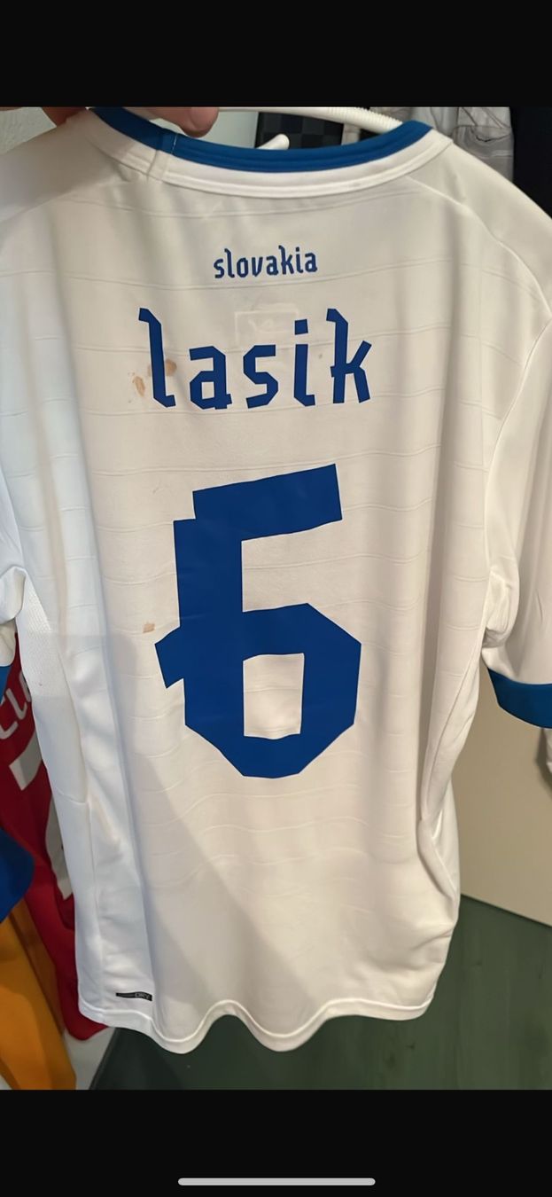 Leibchen & Hosen: Matchworn & Kadersigniert Lasik – Gebraucht aus Balzers von jos_6r9r 1