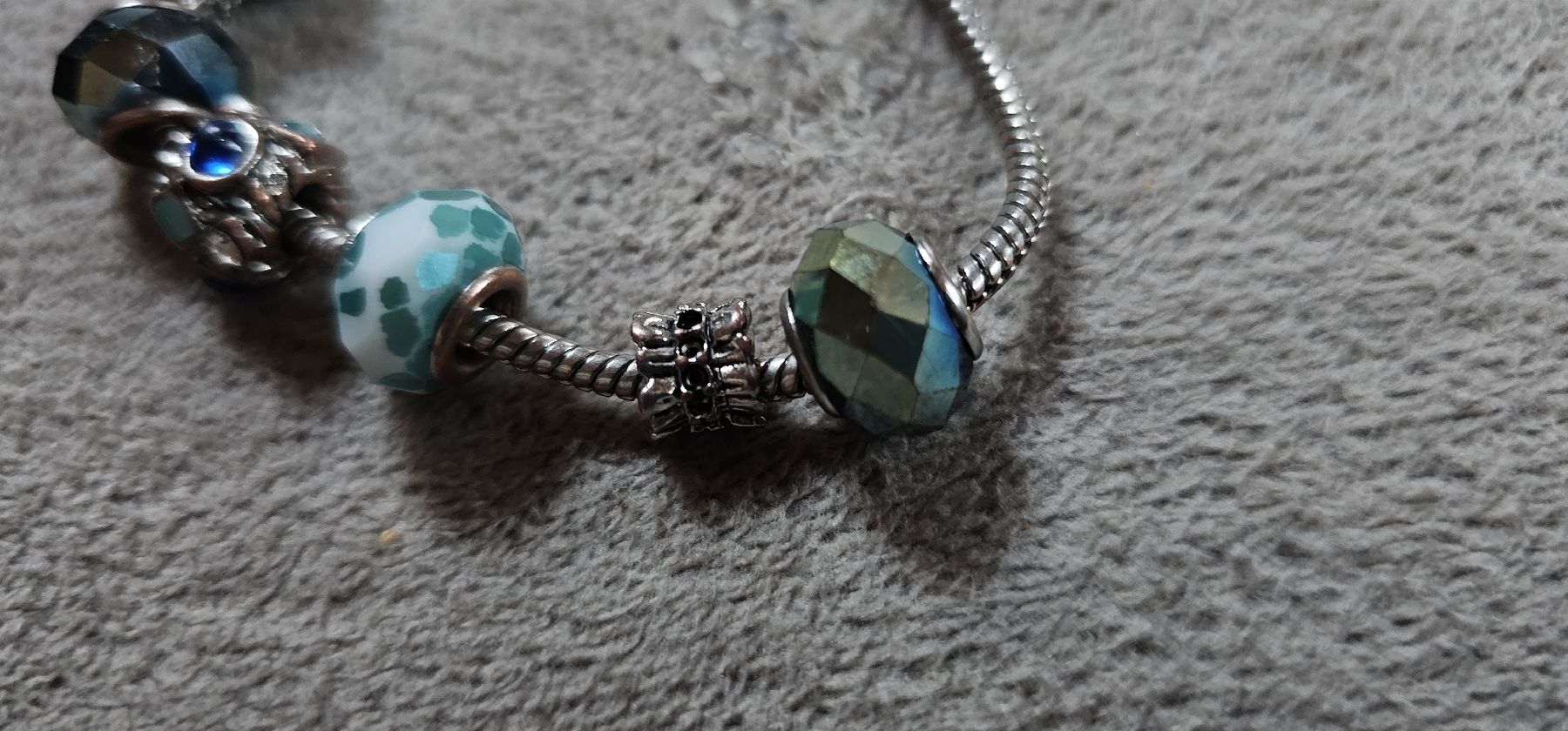 Armbänder & -reifen: Schönes Armband mit 7 Charms – Gebraucht aus Ferden von jemyce 3