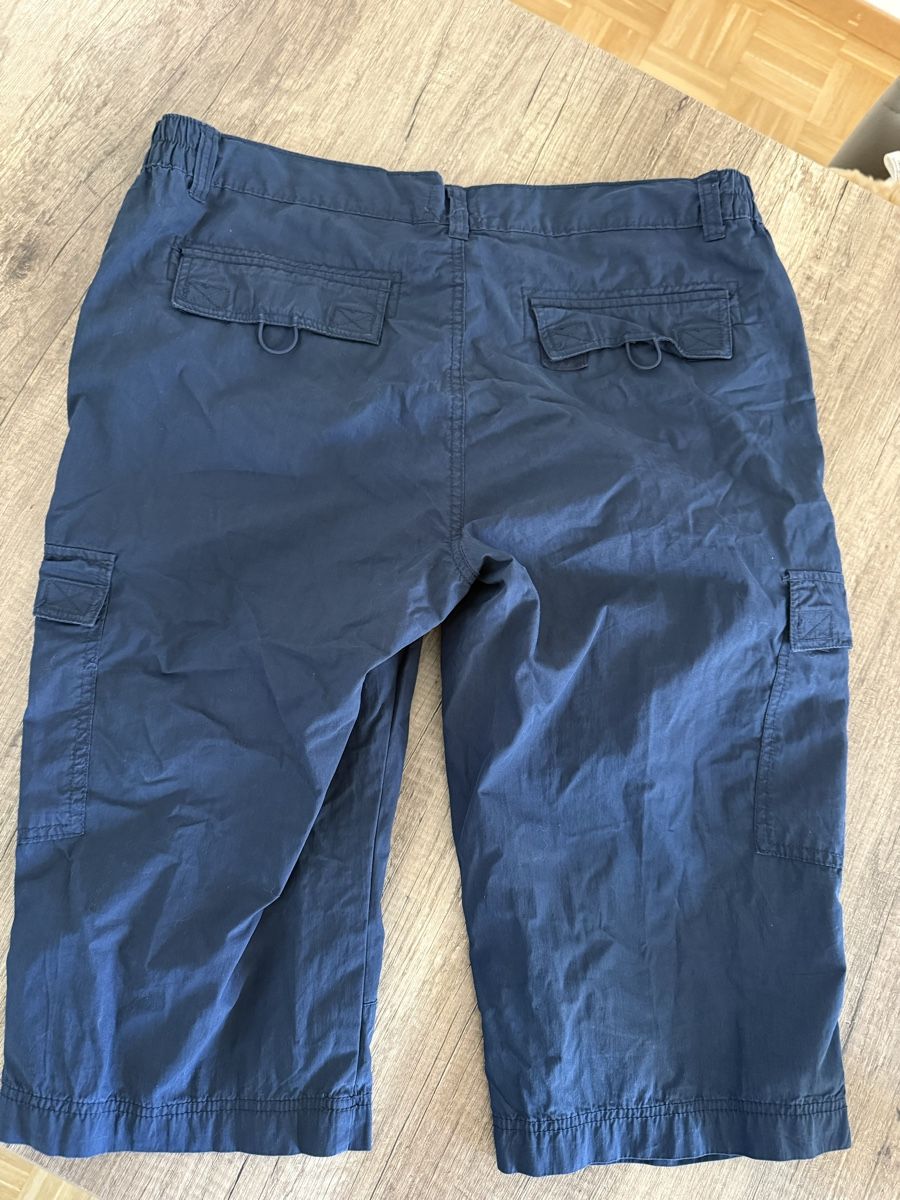 Maddison Pantaloni: Short bleu marine L Madaison – Nuovo (secondo la descrizione) da Nyon venduto da vla_r5m7 2
