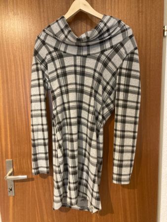 Schönes Winterkleid - Karo - Grösse S/M - Rollkragen