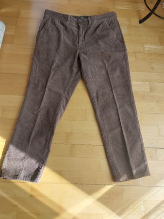 Sehr gut erhaltene Cord Hose 50bis 52 oder36/32 von Manor