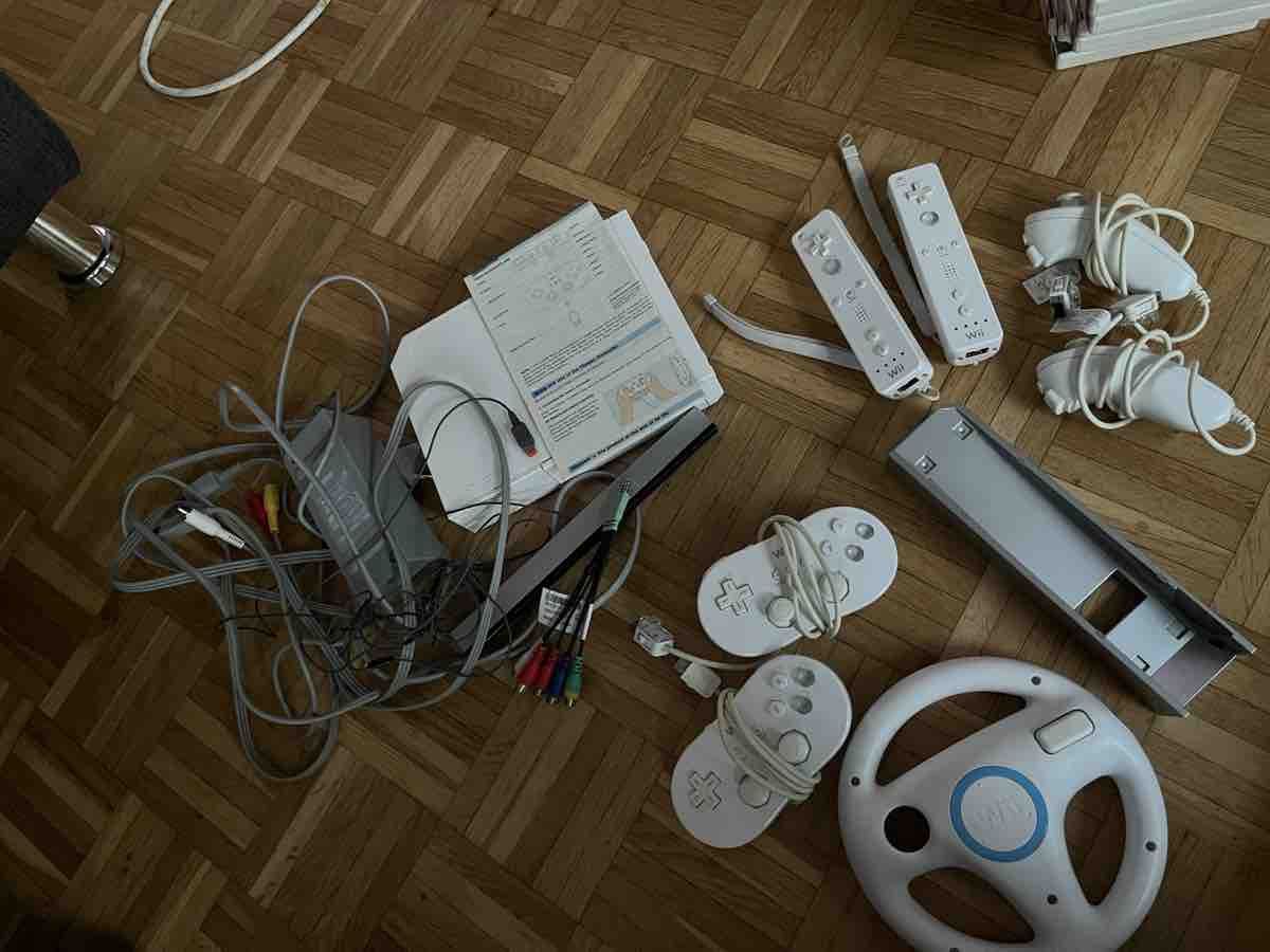 Nintendo Console: Nintendo Wii Game Bundle with Accessories Acceptable – Usato da Baar venduto da MelMel04 1