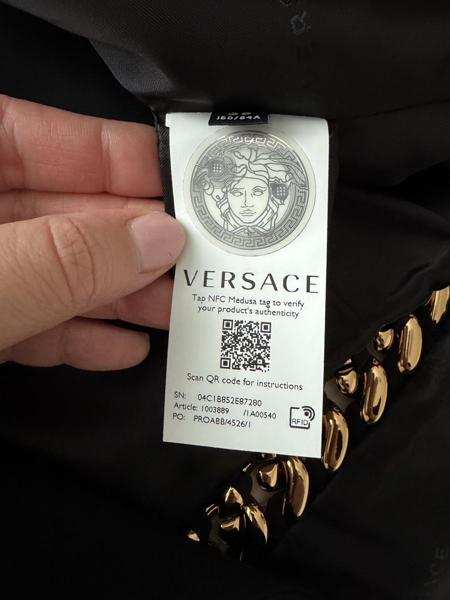 Versace Giacche: Versace Blazer – Usato da Dübendorf venduto da MariaS. 6