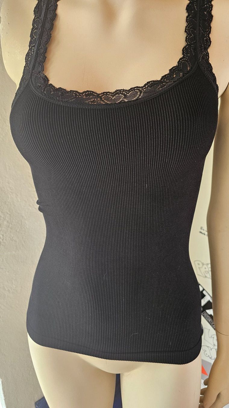 Top: M-MALA Tanktop Schwarz – Nuovo e nell'imballaggio originale da Schwanden GL venduto da _giianna_