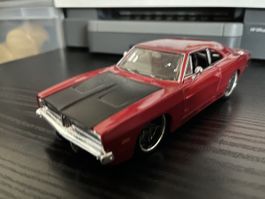 Dodge Charger R/T.  1:24