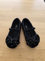 Schwarze Samtschuhe Gr.23