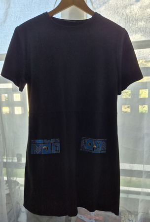 Robe unique noire avec empiècement en wax taille 40