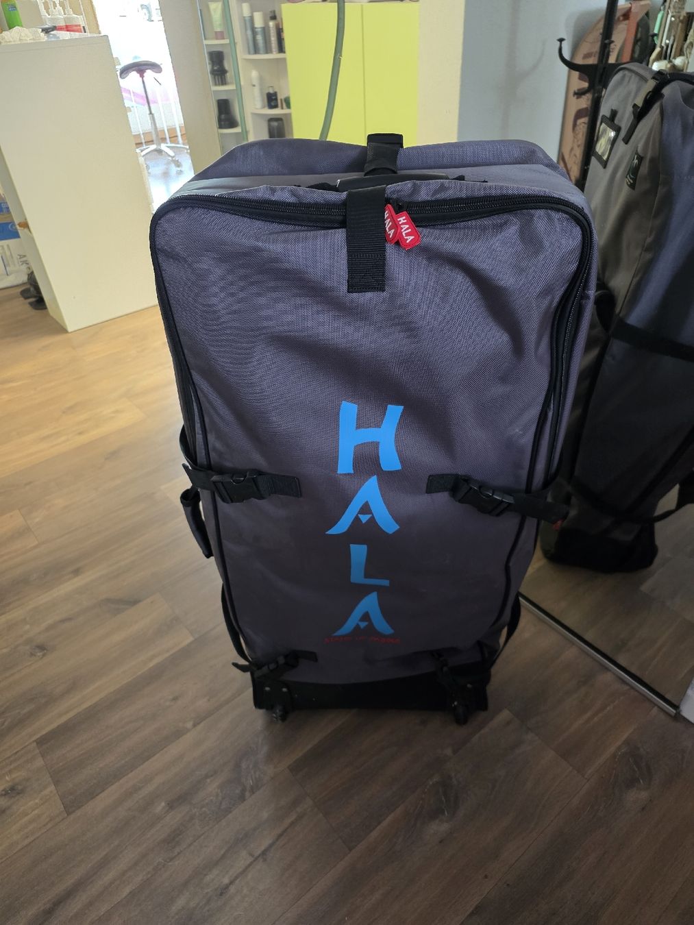 Surfboards & Schwimmbrette: Hala Air Supboard für Fluss oder Wilwasser – Neu und originalverpackt aus Wildegg von Herrscht