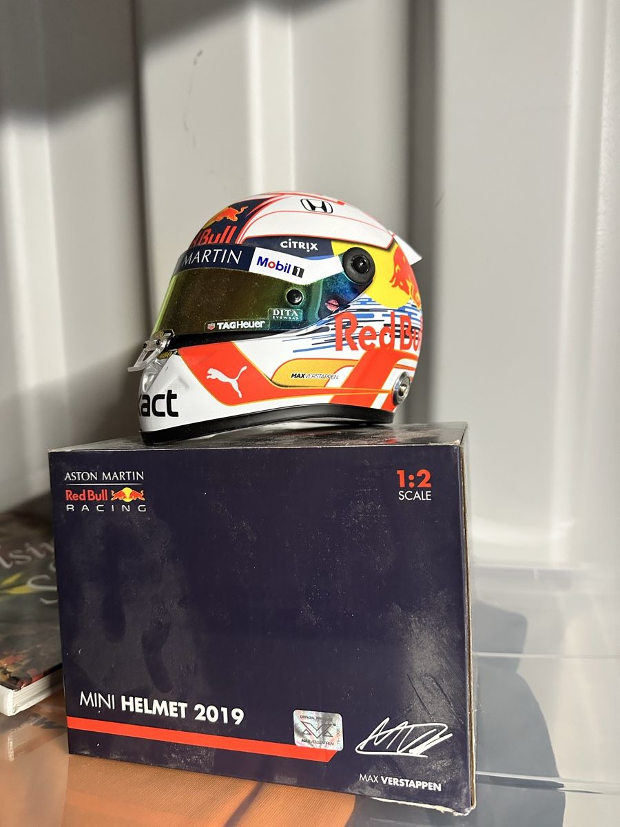 Red Bull Voitures modèles: Casque Max Verstappen 2019 1:2 – D'occasion à Grancy par arn_lmj6