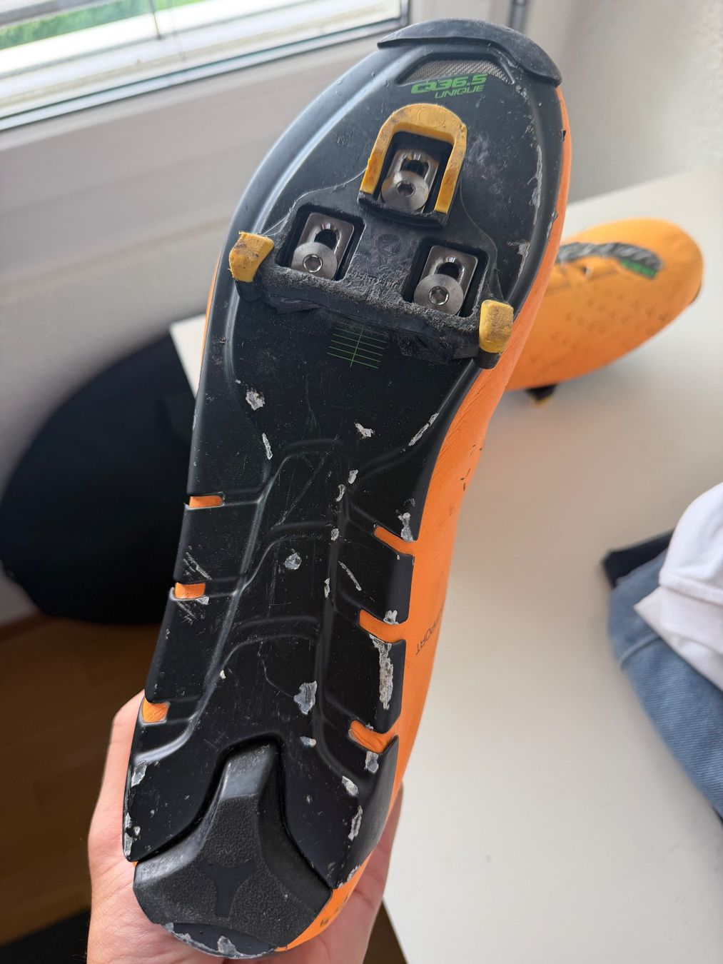 Chaussures hommes: Q36.5 Unique Road Shoe Orange Size 47 – D'occasion à Küsnacht ZH par gma_67jc 3