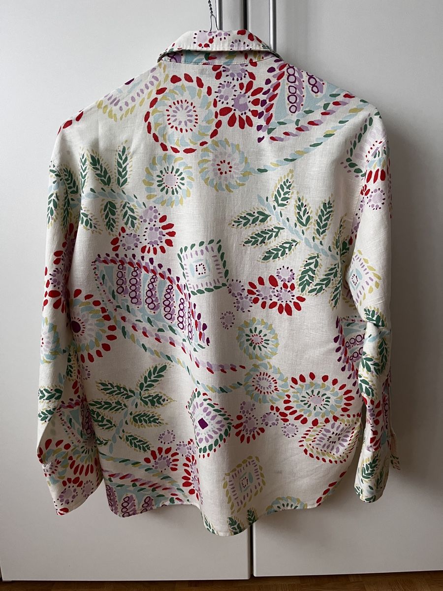 Zara Camicette: ZARA Hemd Print Weiss Lila Gr. S  – Usato da Zürich venduto da Kleanthy 1