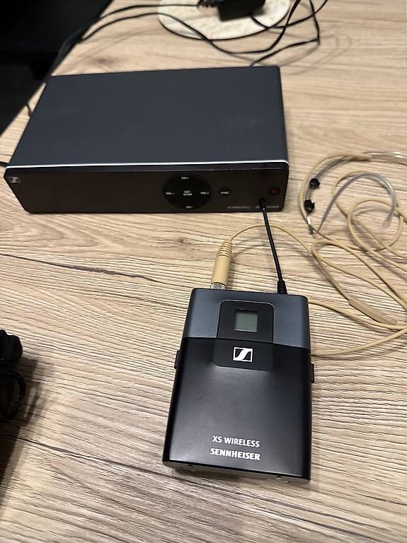 Microfoni: Sennheiser XS Wireless  Profi-Headset & Taschensender – Usato da Erlen venduto da thedewald 1