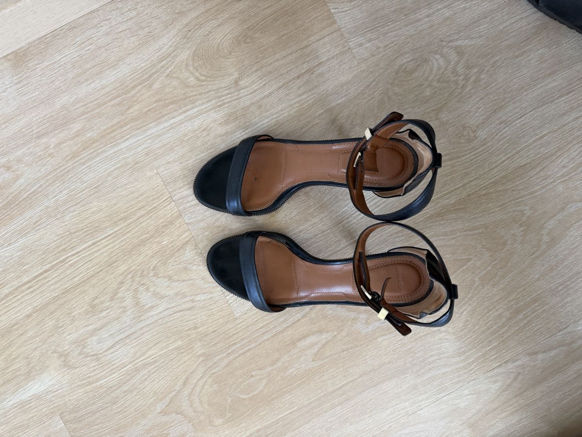 Givenchy Scarpe da donna: Givenchy Black zipper trim Sandals – Usato da Founex venduto da tin_5wwq 1