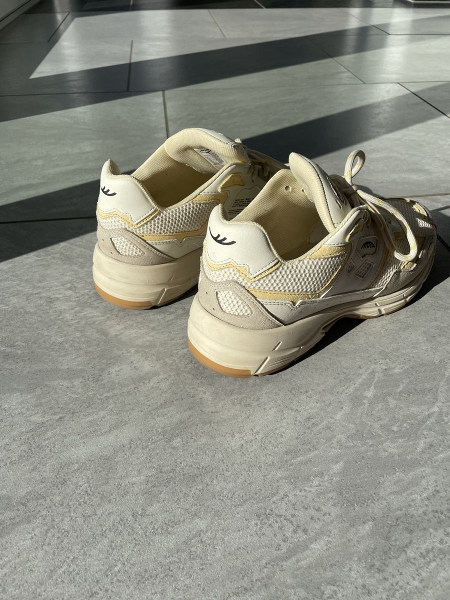 Moea Scarpe da donna: MoEa Sneakers Gr 40 – Usato da Suhr venduto da sandrahaefeli 1