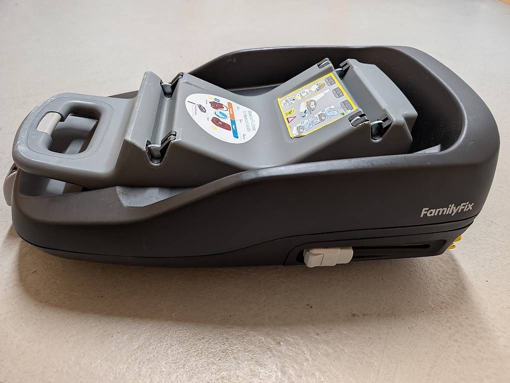Maxi-Cosi Seggiolini per auto: FamilyFix Maxicosi Basis – Usato da Zug venduto da len_hk5k 3
