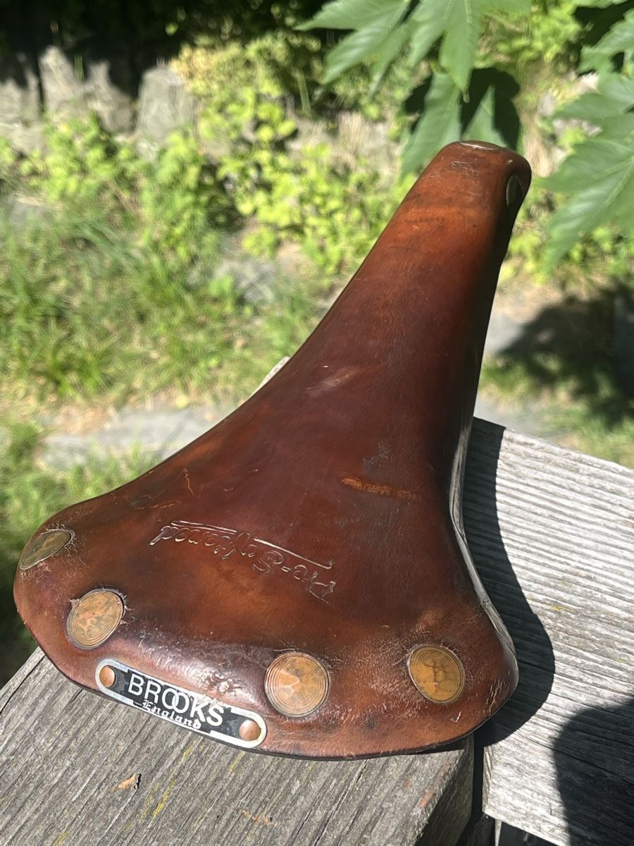 Brooks Pièces détachées: Oldtimer BROOKS Professional Pre-Softened  Leder-Velosattel – D'occasion à Wiesenberg par swissantik 1