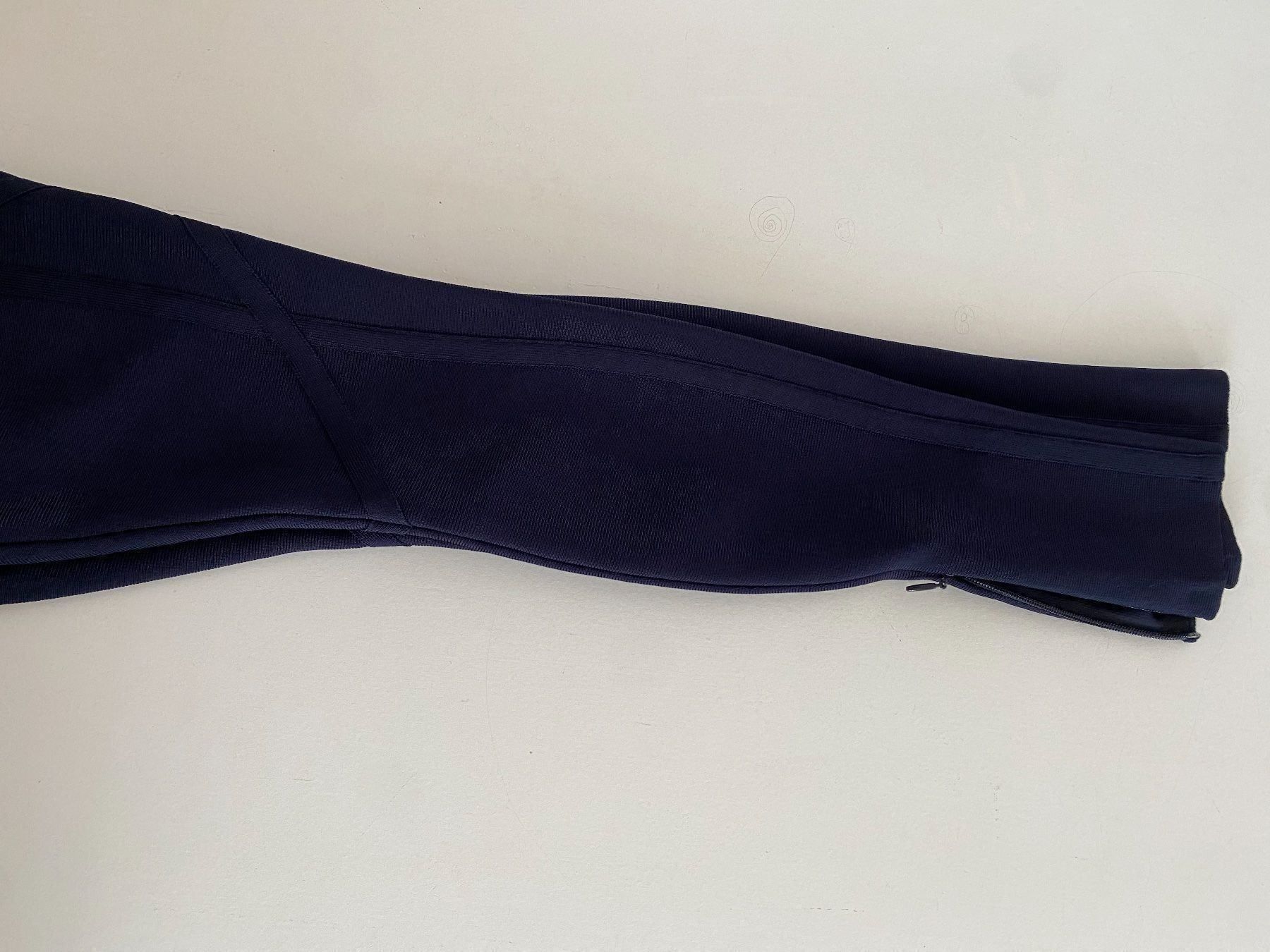 Pantalons: Herve Leger – Neuf (Voir description) à Uetikon am See par jan_bx6p 1