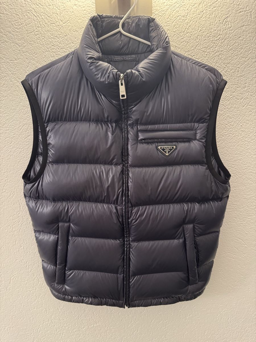 Prada Gilets & Westen: Originale Prada Weste – Neu (gemäss Beschreibung) aus Birmenstorf AG von Finoallafine1897