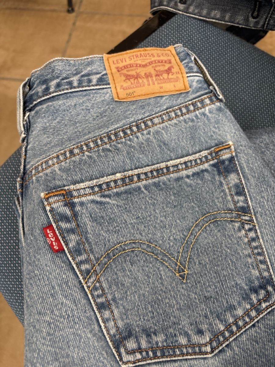 Levi's Jeans: Jeans Levis  – Usato da Yverdon-les-Bains venduto da jen_h9br 1