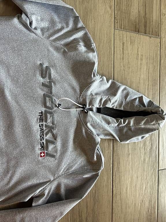 Lots de vêtements: Stöckli Ski Pulli und 2 Polo Ge. 40 – D'occasion à Willisau par Geissbock11 1