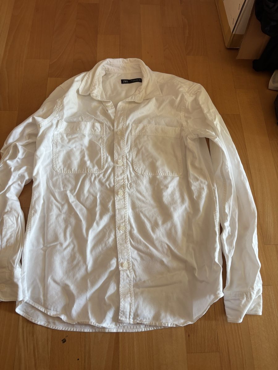 Chemises: ZARA White Shirt Size S – D'occasion à Chexbres par doe_xns6