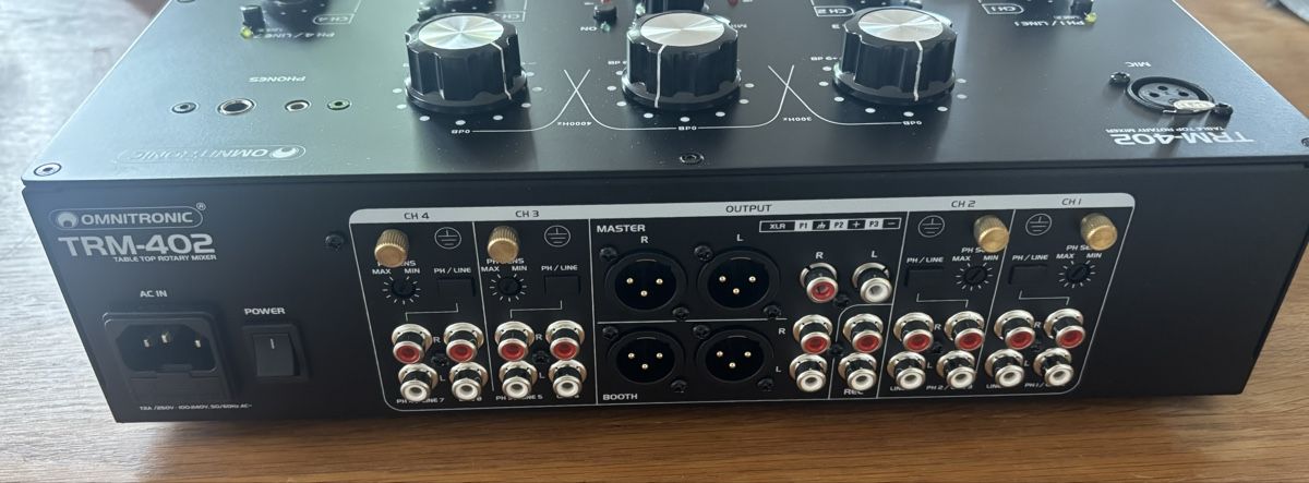 Console di mixaggio: Omnitronic TRM-402 – Nuovo (secondo la descrizione) da Uster venduto da Bassgi 1
