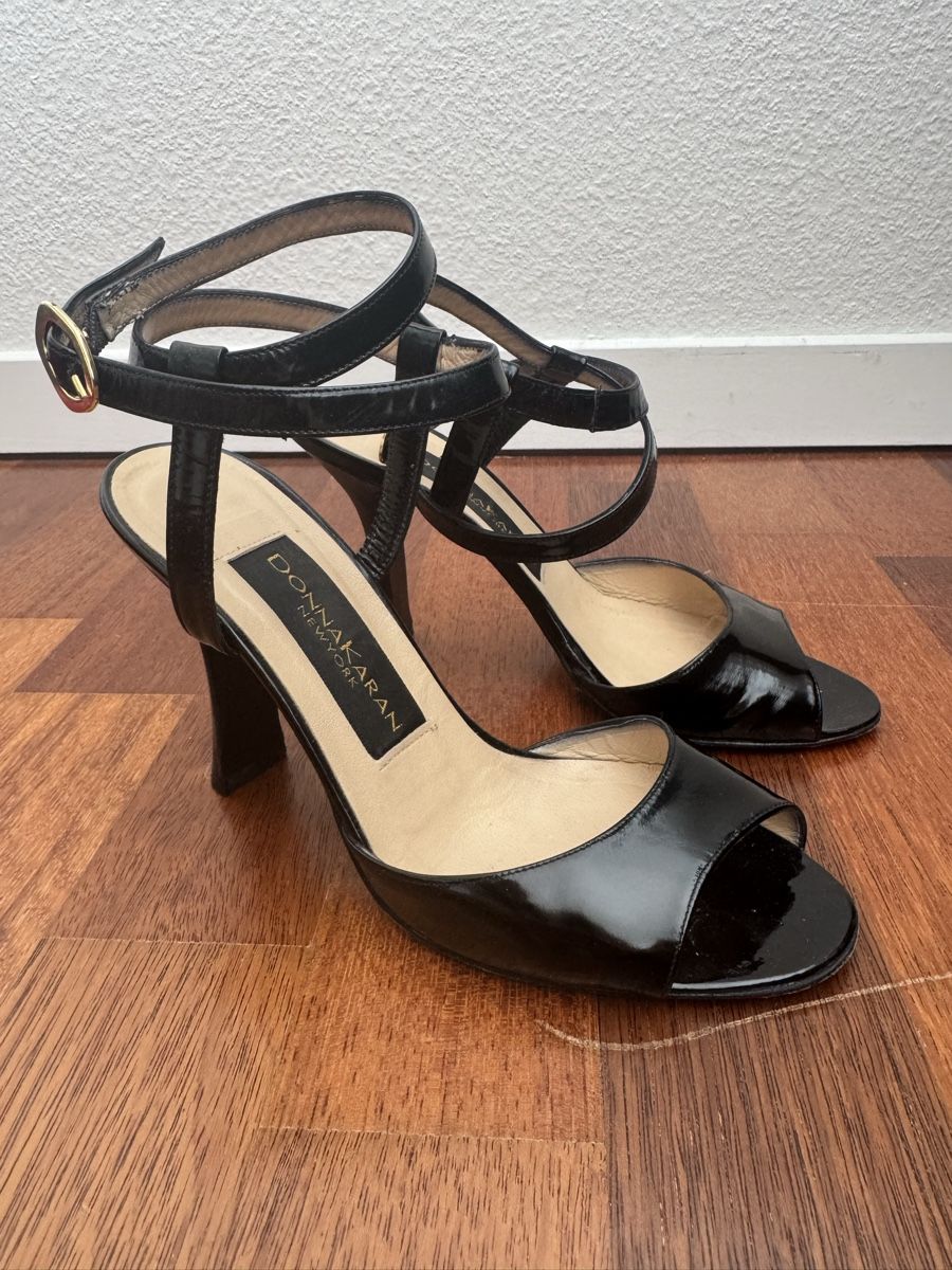 DKNY Damenschuhe: DKNY Schwarze Sandalen High Heels – Neu (gemäss Beschreibung) aus Uetikon am See von sop_vw5x