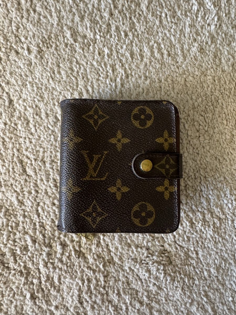 Louis Vuitton Portamonete: LOUIS VUITTON PORTEMONNAIE COMPACT – Usato da Genève venduto da Dan83