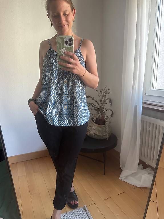 T-shirt: Roxy Sommer Shirt mit verspieltem Rücken – Usato da Luzern venduto da dariajenni