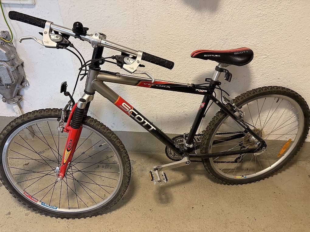 Velos: Scott Velo – Gebraucht aus Wallisellen von australia018