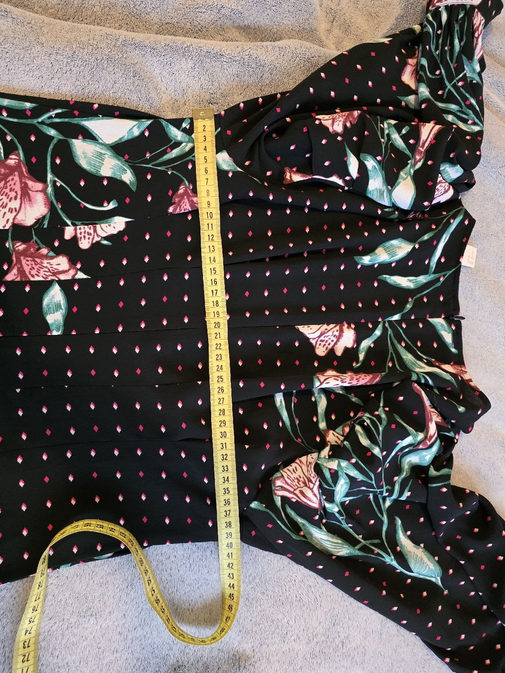 H&M Vestiti: H&M Midikleid, Blumenmuster, Gr.S – Usato da St Gallen venduto da vir_5kgt 2