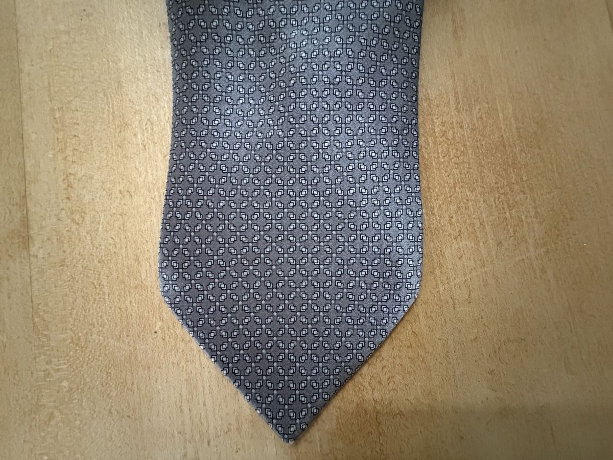 Brioni Cravatte: Brioni Krawatte, Silber Muster, Seide – Usato da Bern venduto da Second-Hand-Pirat 1