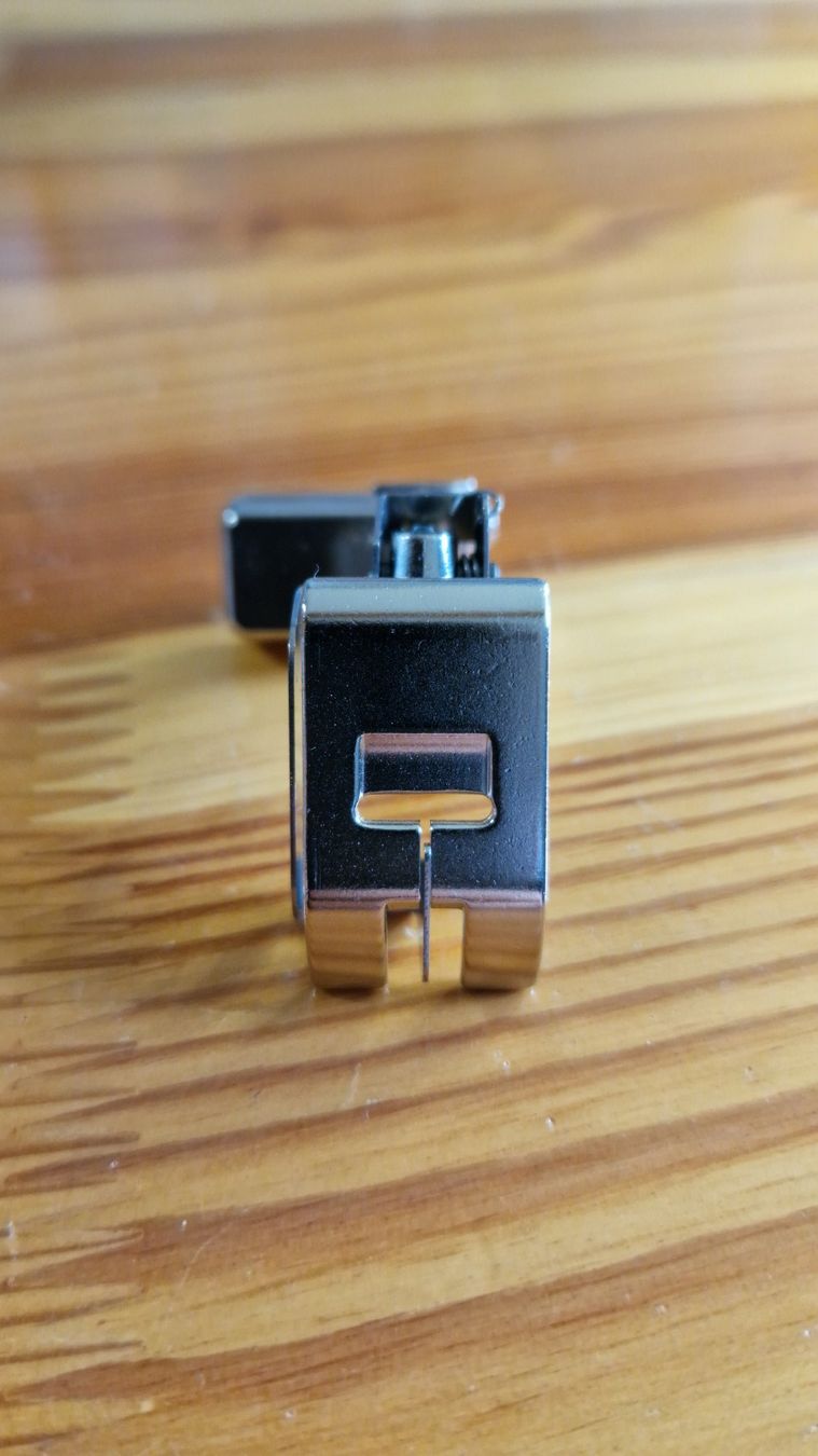 Bernina Nähmaschinen: Original Bernina Schmalkantfuss 10C – Neu (gemäss Beschreibung) aus Landschlacht von Bluemehaex 1