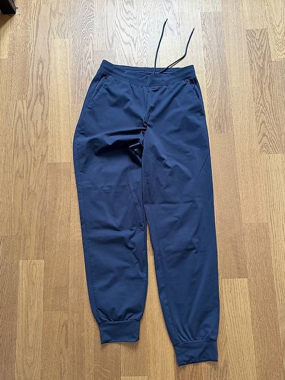 Pantaloni: Bequeme Hose blau – Usato da Arlesheim venduto da ann_tnc9