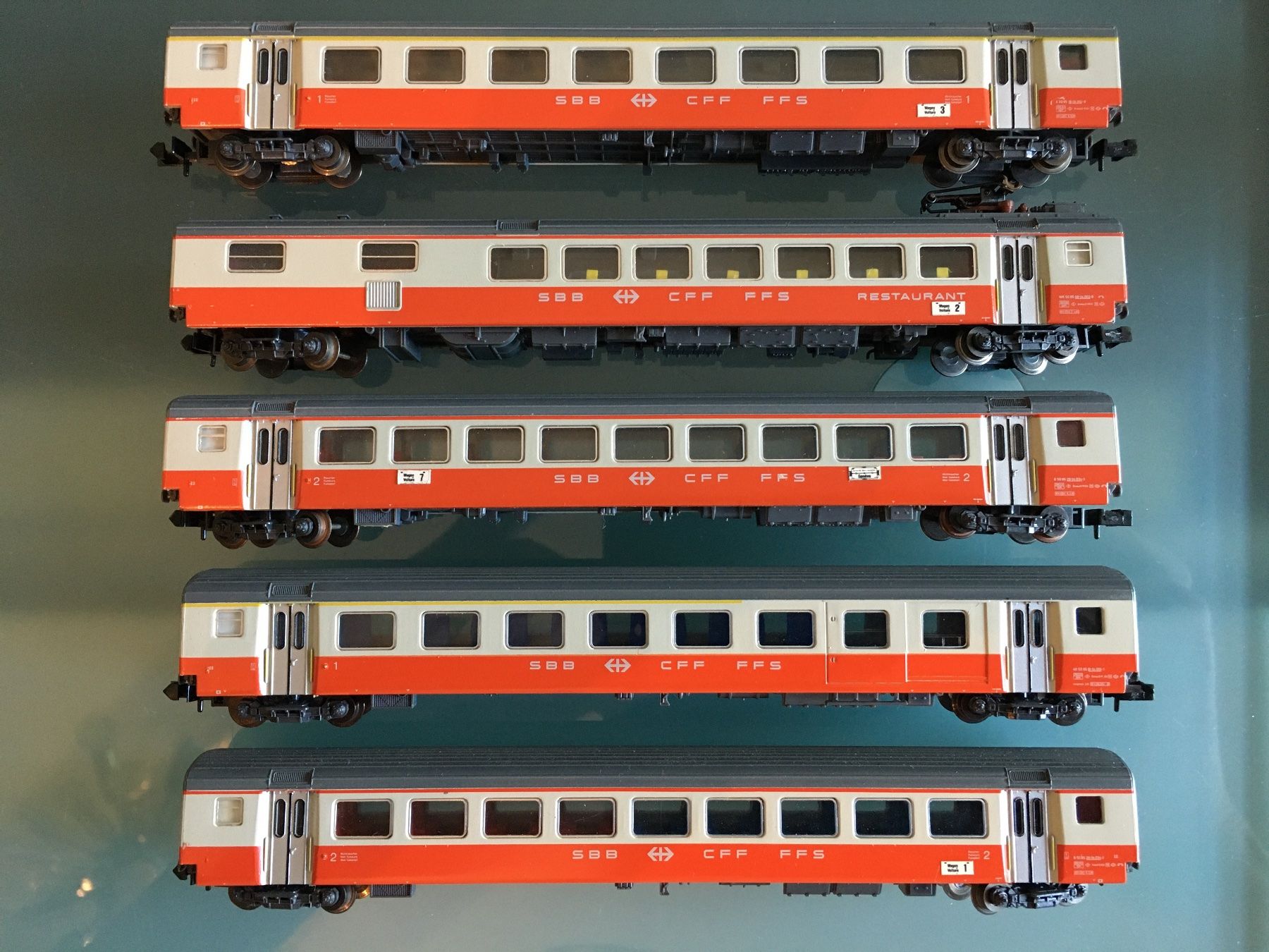 Trix Modellini di ferrovie: 5 Wagen Minitrix Swiss Express SBB Spur N – Usato da holziken venduto da Weston 1