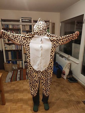 Déguisement pyjama combinaison léopard / fauve