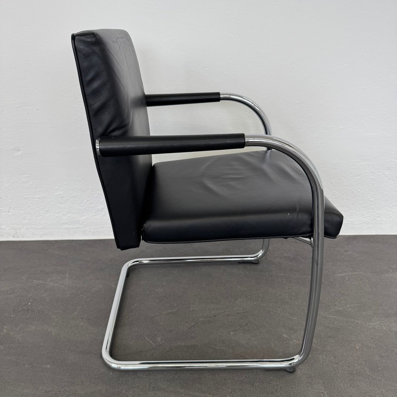 Vitra Sedie: Vitra Visasoft Freischwinger – Usato da Schönenwerd venduto da mcofficeshop 2