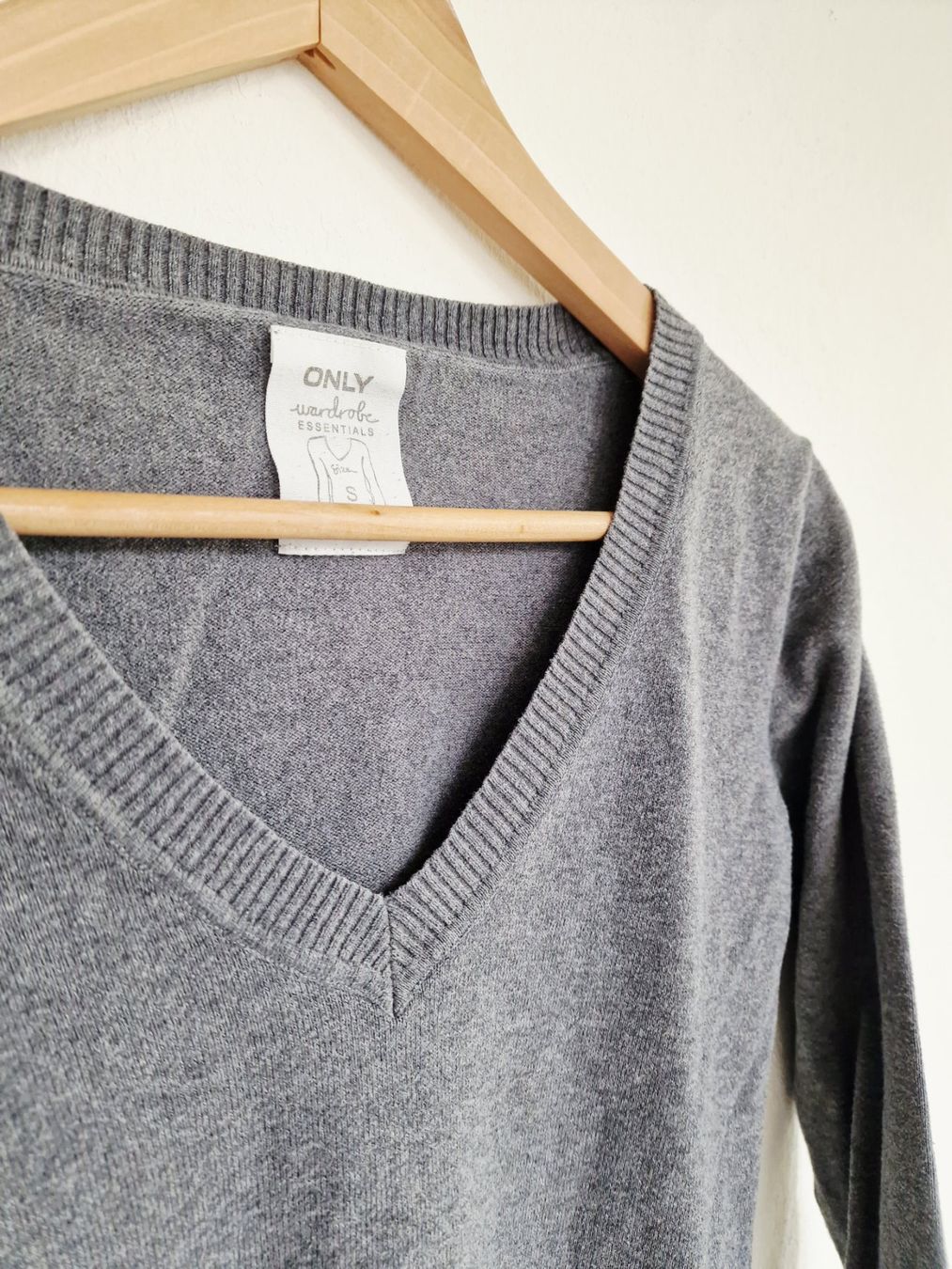 Only Maglioni & Felpe: Damen Pullover Manor Only Essentials Gr. S Grau – Usato da Hallau venduto da CHACLA 1