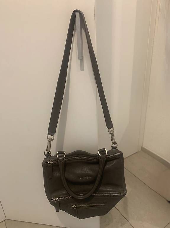 Borse da donna: GIVENCHY Tasche – Usato da Locarno venduto da Businesstrading 3